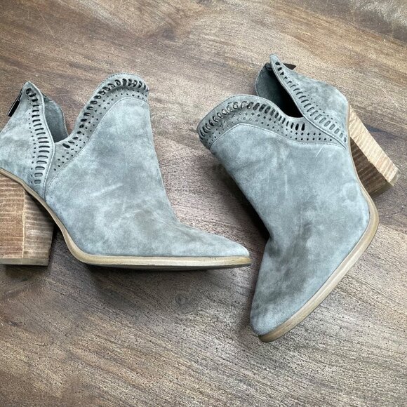 Vince Camuto Ankle Boots Bootie Women's size 9 Gray Heel Leather - Picture 4 of 10